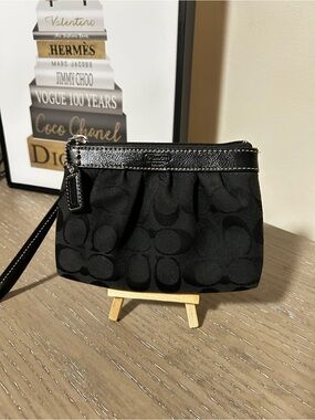 Coach Black Signature Canvas Wristlet with Leather Trim Vintage Excellent